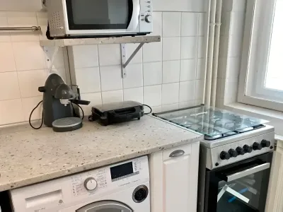 Apartament Sector 3 Bucuresti bucatarie cu cuptor